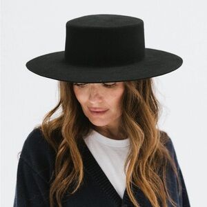 GIGI PIP Elegant Black Wide-Brim Hat